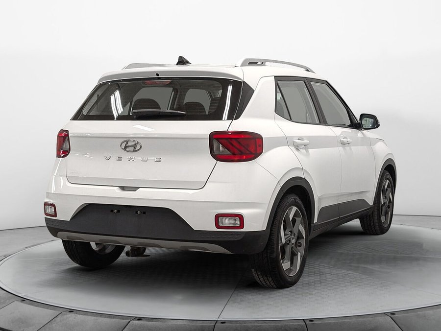 Hyundai VENUE 1.6L Trend Toit Ouvrant Sièges et Volant Chauffant 2022 Blanc