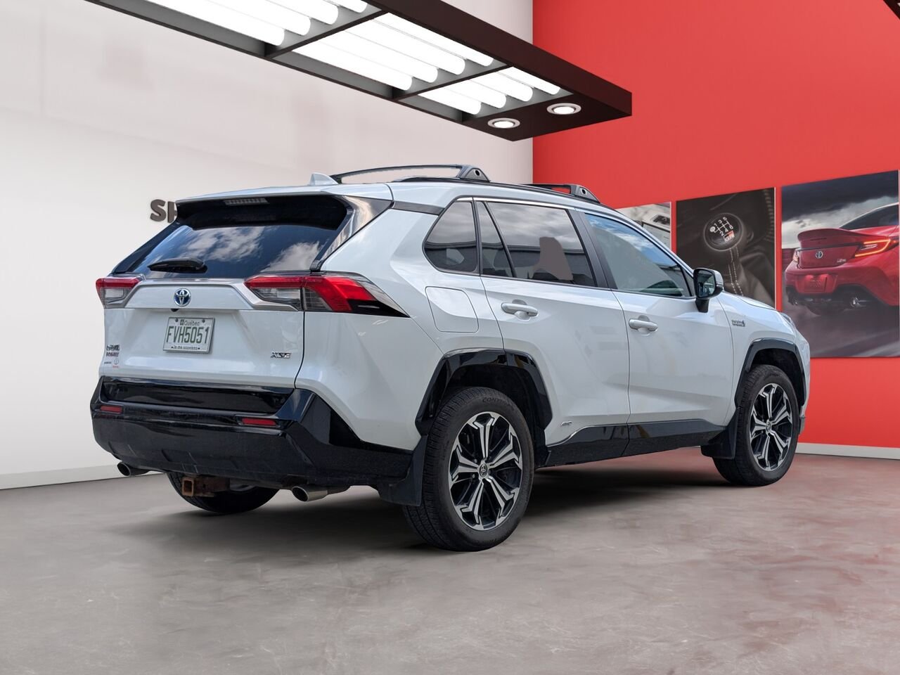 Toyota RAV4 Prime XSE PRIME-HYBRIDE BRANCHABLE/SIÈGES CHAUFFANTS/TOIT OUVRANT/VOLANT CHAUFFANT/AC BIZONE 2023 Blanc Sherbrooke - photo #2