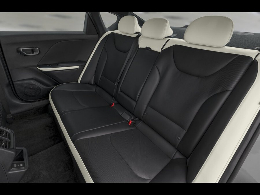 Kia K4 2026 2026 Bleu lame de fond