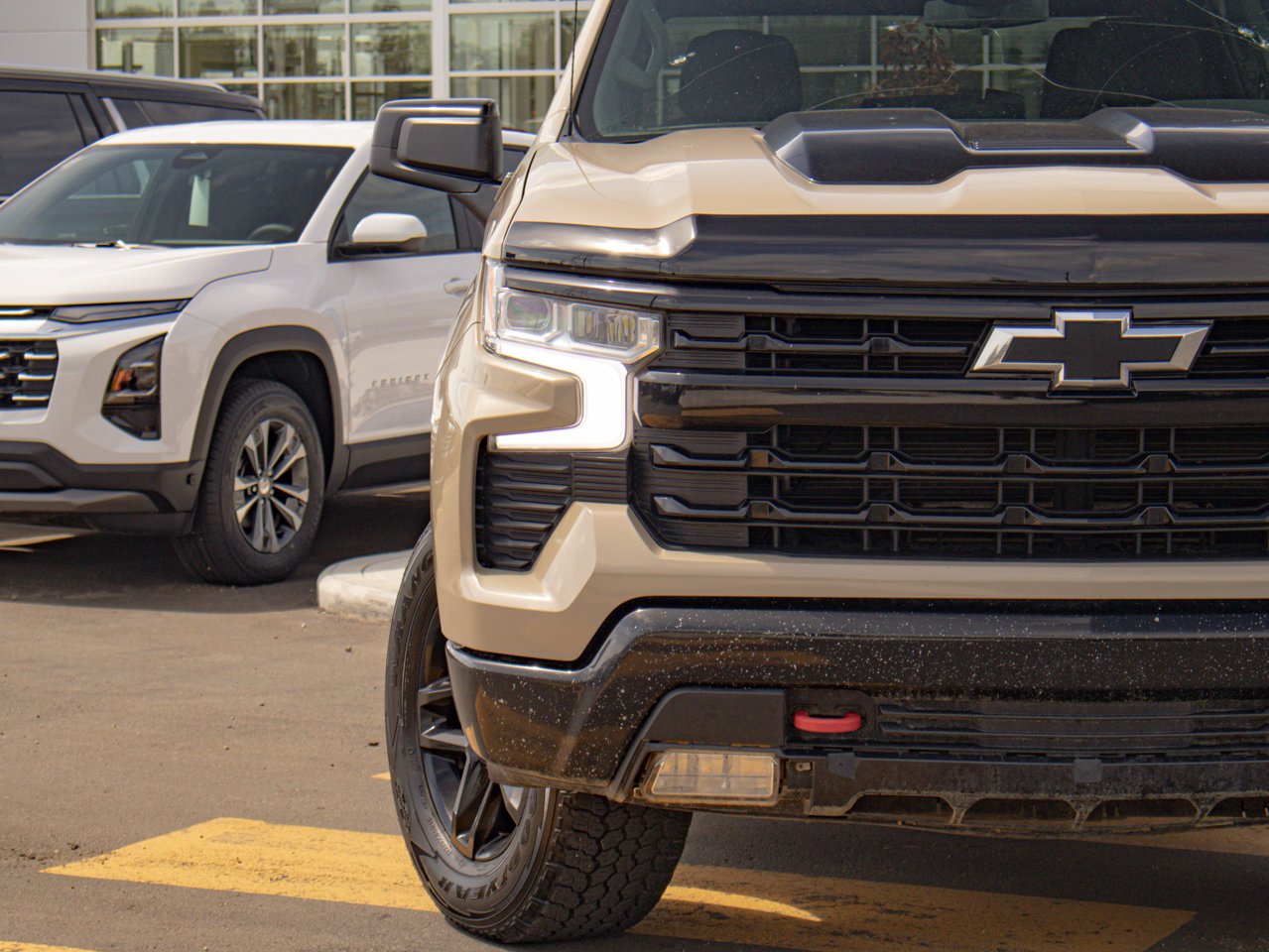 2022 Chevrolet Silverado 1500 4WD Crew Cab 147 LT Trail Boss Beige Sherwood Park - photo #4