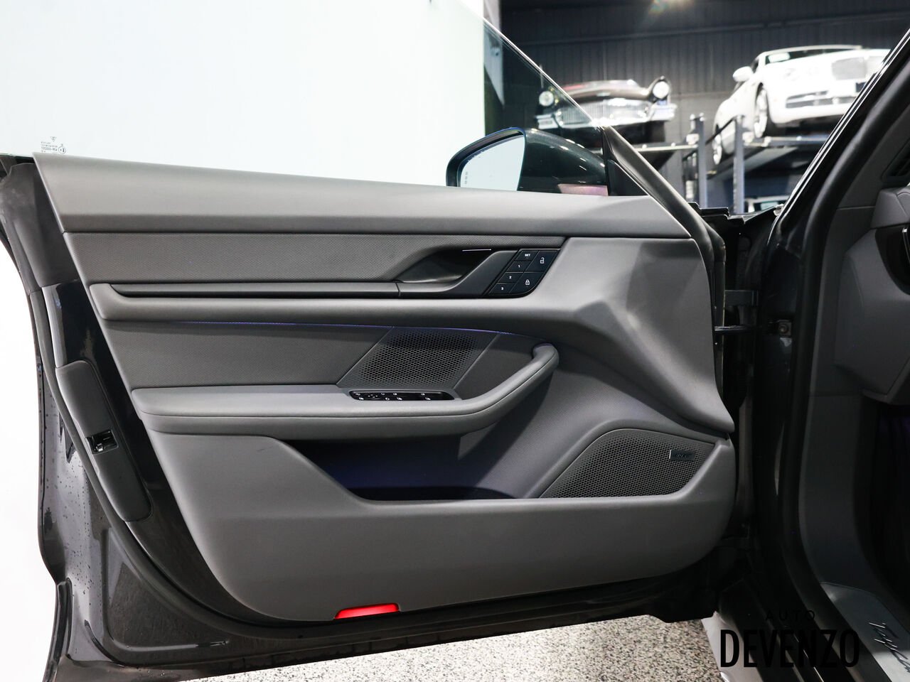 2022 Porsche Taycan Grey Saint-Eustache - photo #9