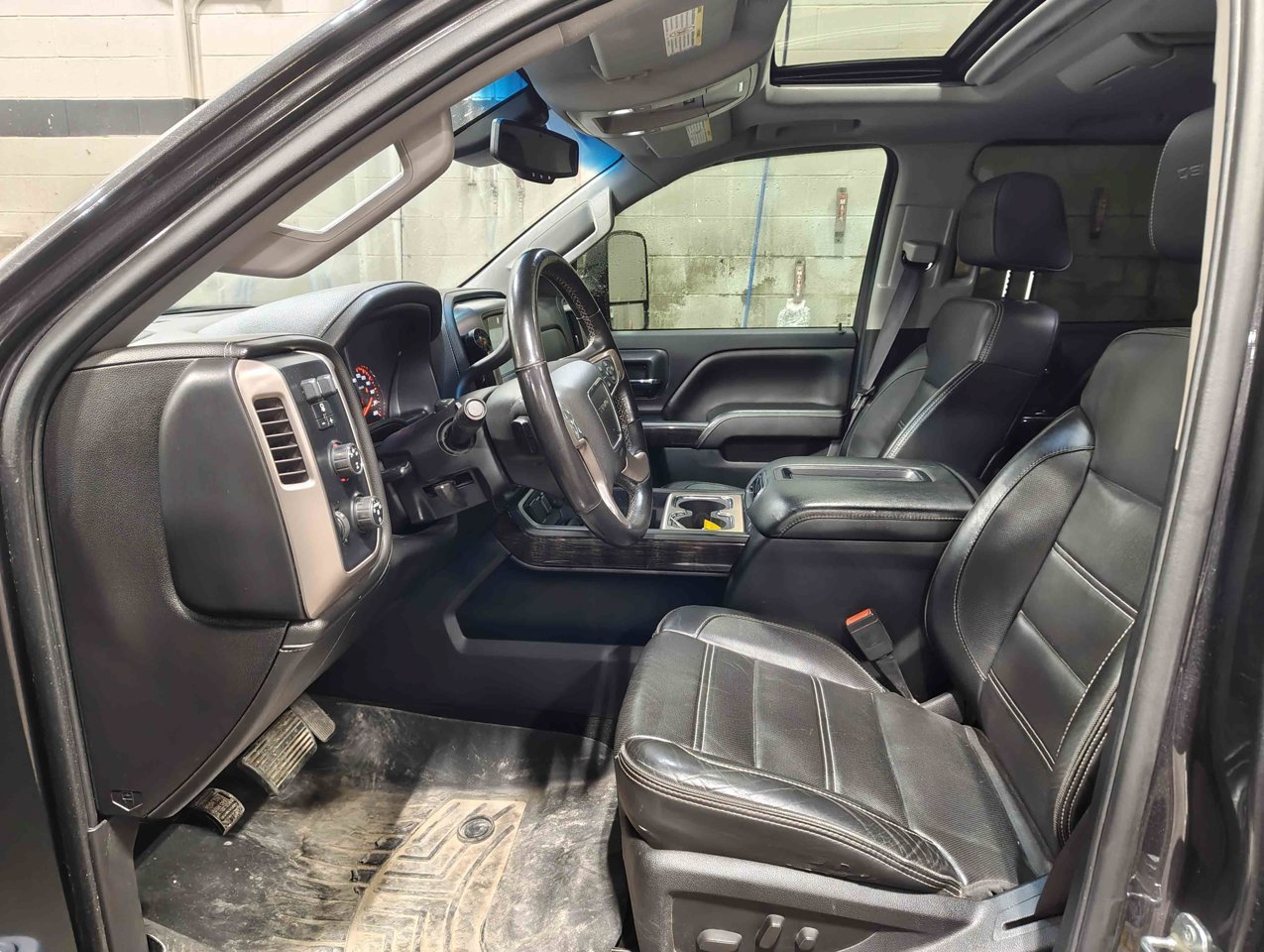 2015 GMC Sierra 2500HD 4WD Crew Cab 153.7 Denali Black Sherwood Park - photo #5