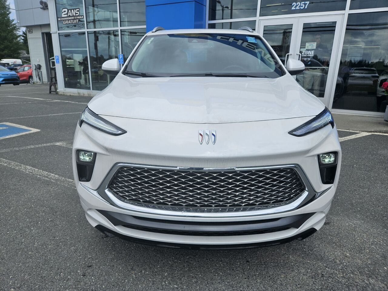 Buick Encore GX Avenir 4 portes TI 2026 Blanc givré, triple couche Thetford Mines - photo #5