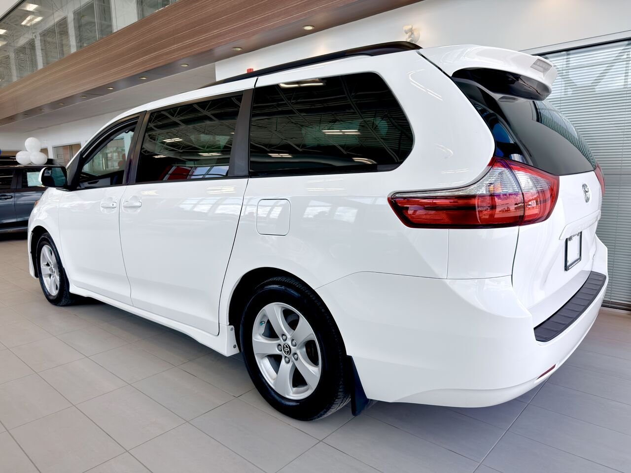 Toyota Sienna 2020 Blanc Notre-Dame-des-Prairies - photo #9