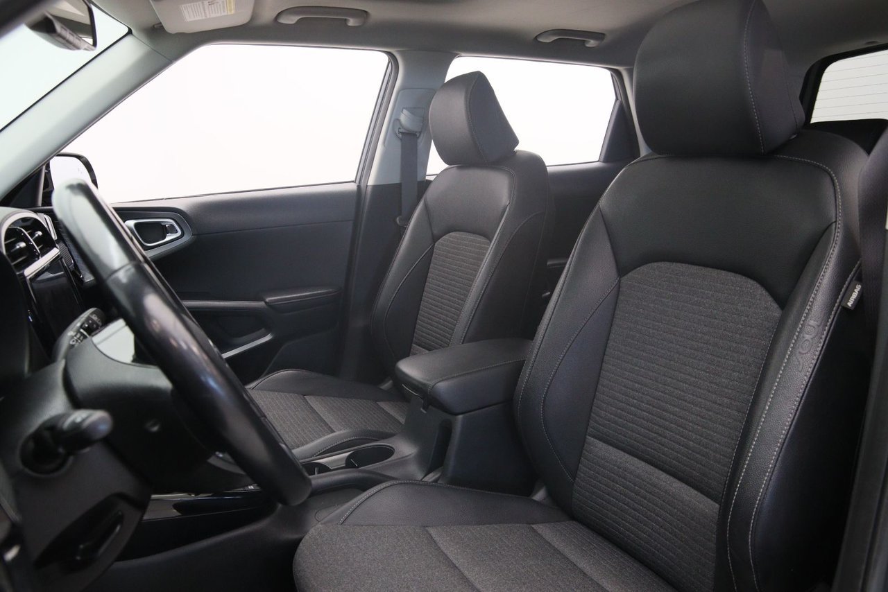 2021 Kia Soul VIN KNDJ33AU0M7772543 Grey Chicoutimi - photo #5