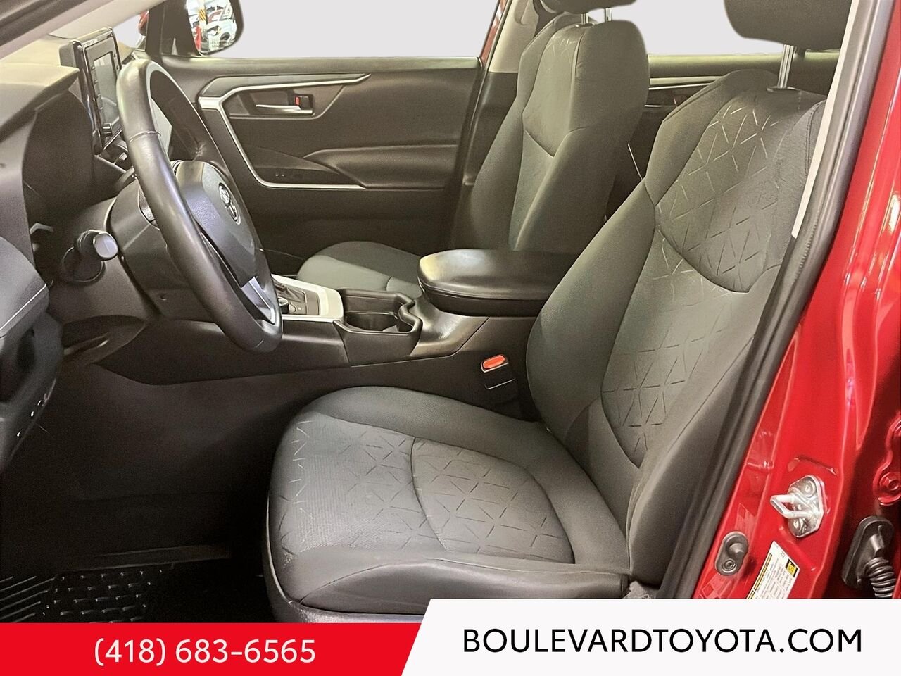 Toyota RAV4 99983A-114 | HYBRIDE, XLE, AWD 2021 Rouge Québec - photo #8
