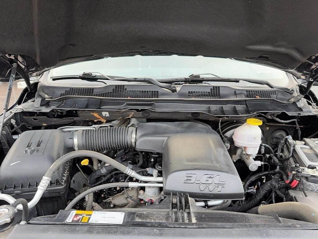 2020 Ram 1500 Classic VIN 1C6RR7FG9LS154863 Black Chicoutimi - photo #7