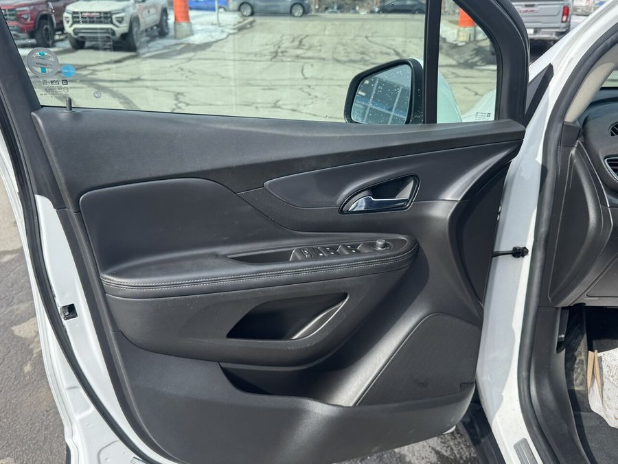 2021 BUICK ENCORE PREFERRED 2021 White