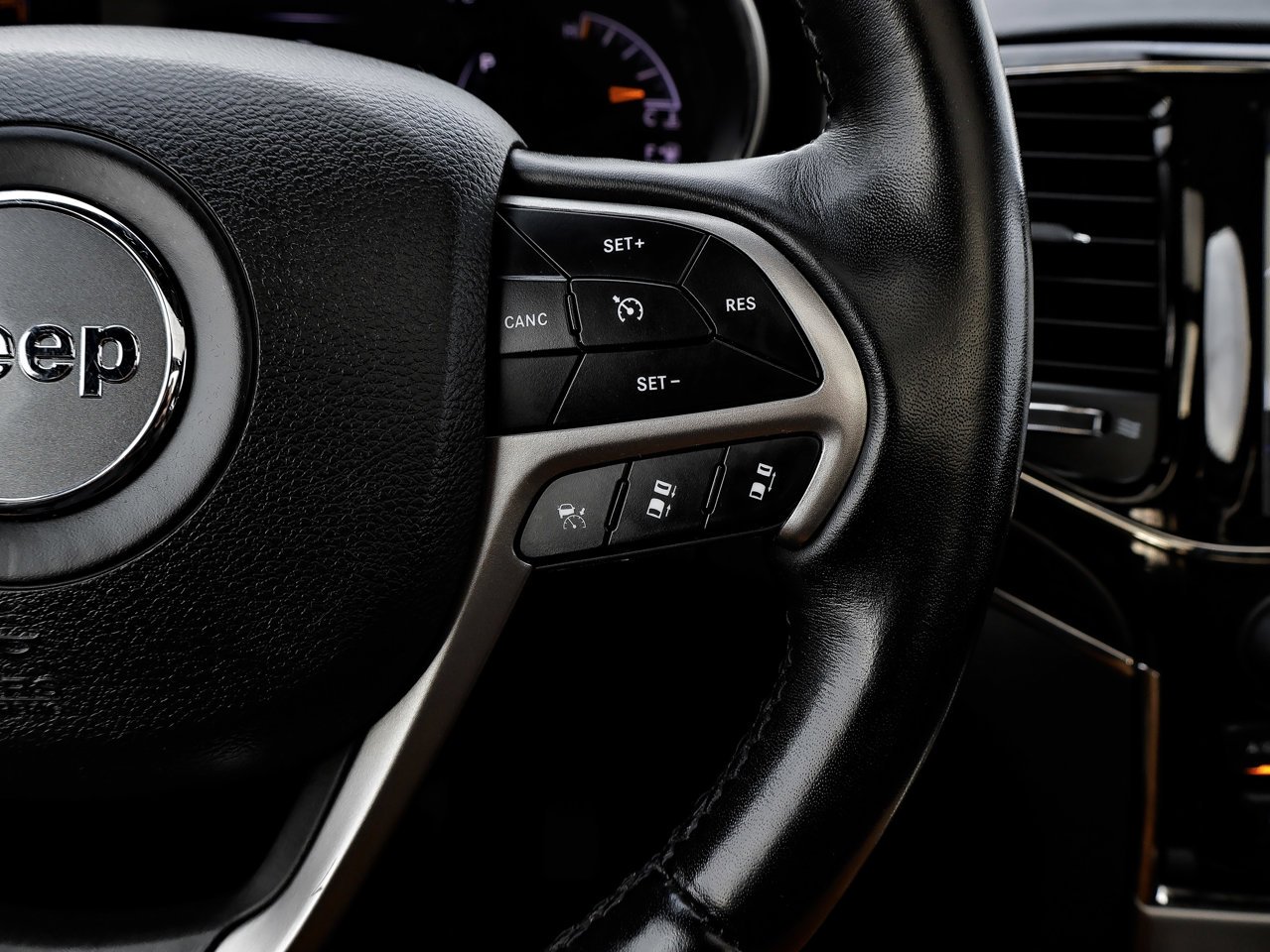 2021 Jeep Grand Cherokee High Altitude 4x4 White Sherwood Park - photo #24