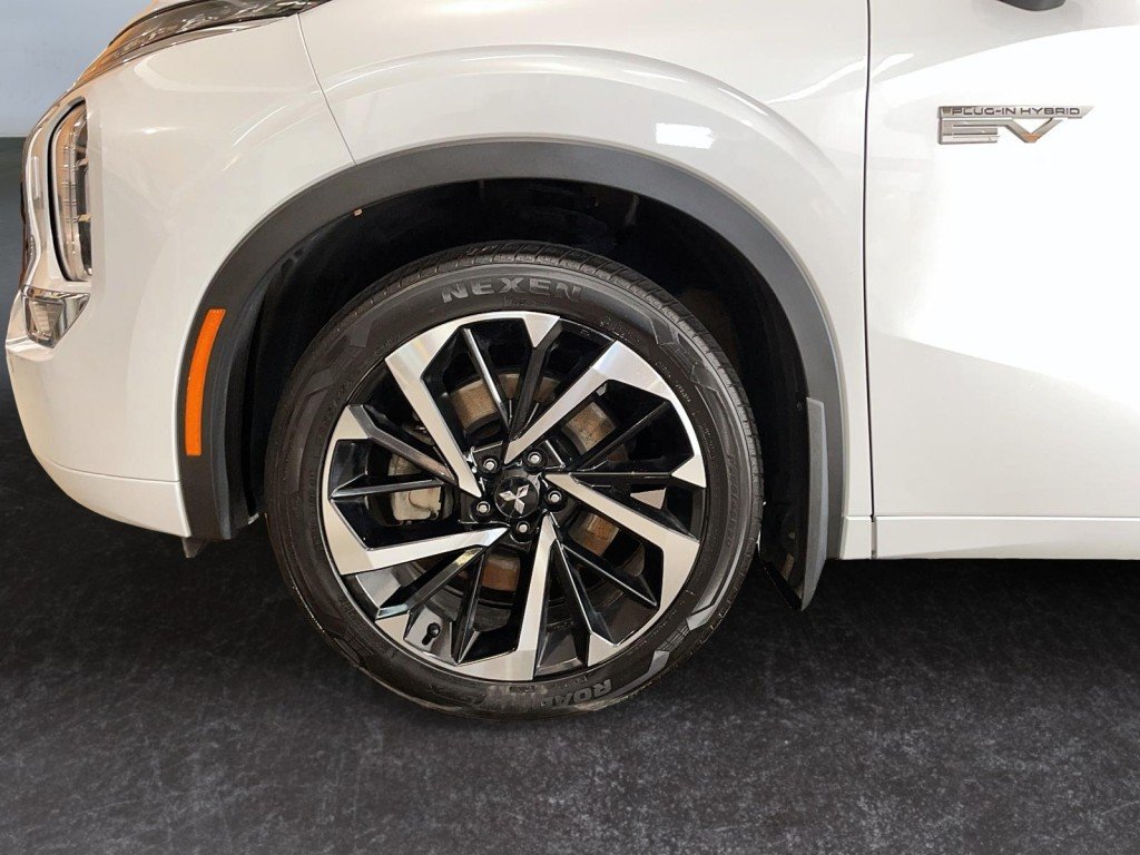 2023 Mitsubishi OUTLANDER White Amos - photo #22