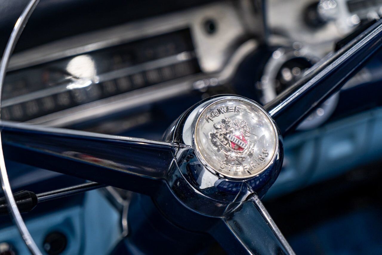 Buick Special 364/300HP NailHead 1 of only 2,056 | PRICE IN USD 1957 Bleu Montréal - photo #82