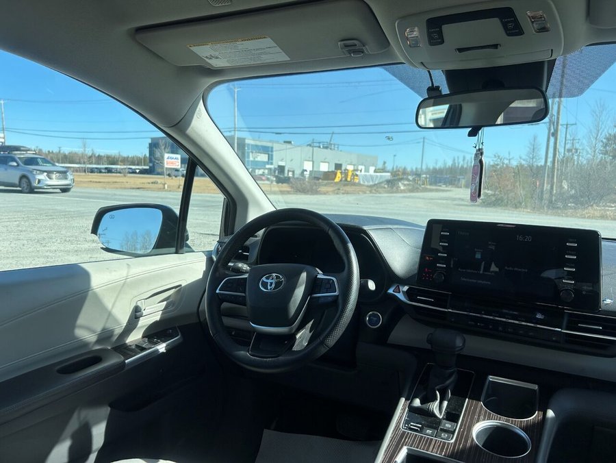 2021 Toyota Sienna 2021 Black