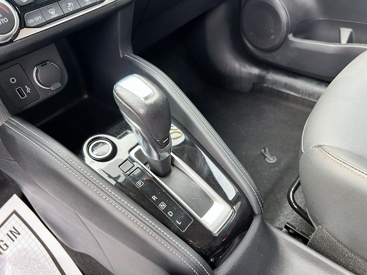 Nissan Kicks SR 2020 Blanc Québec - photo #13