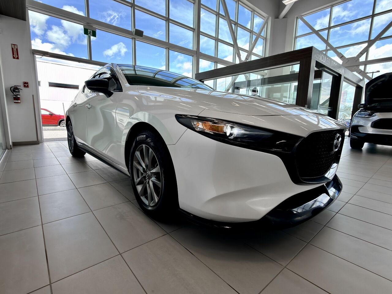 2024 MAZDA MAZDA3 SPORT GX White Notre-Dame-des-Prairies - photo #6