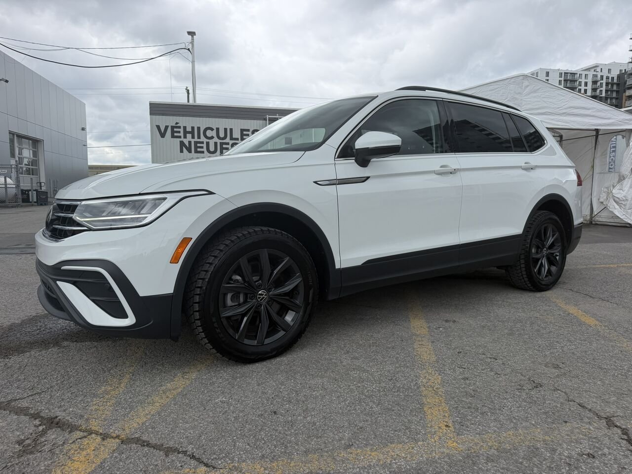 2024 Volkswagen Tiguan Comfortline 4MOTION White Laval - photo #0