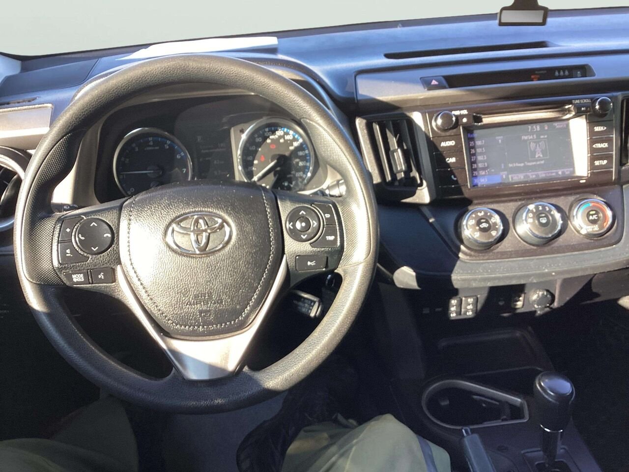 Toyota RAV4 2018 Gris Gatineau - photo #11