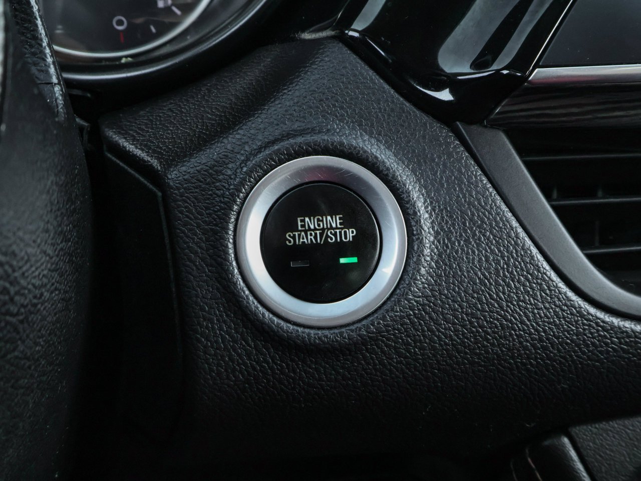 2017 Buick Envision AWD 4dr Premium I Red Sherwood Park - photo #25