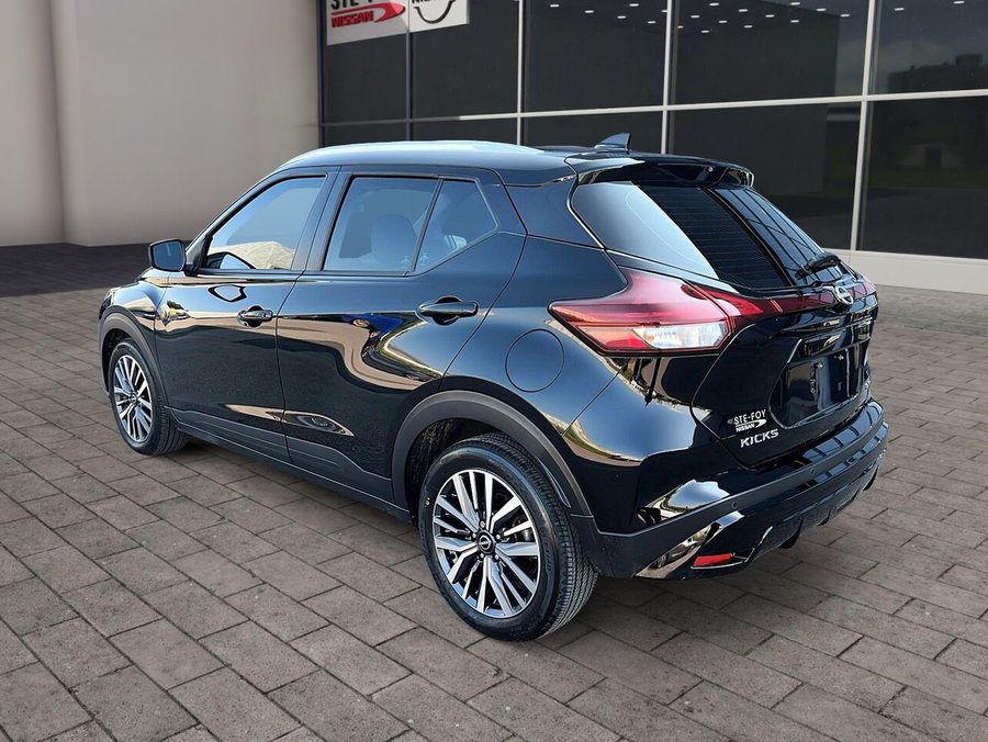 2024 Nissan Kicks SV TA 2024 Black
