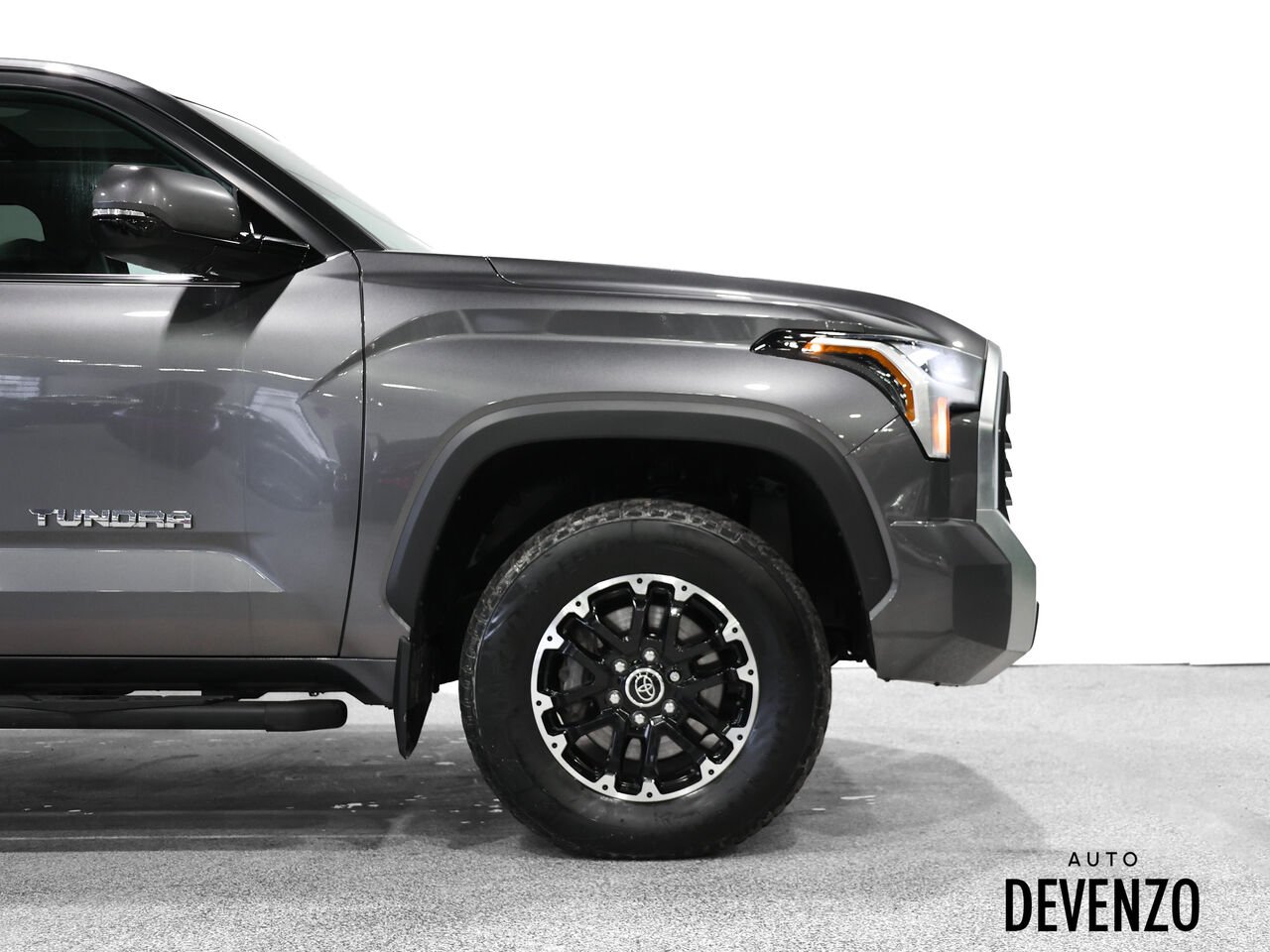 2024 Toyota Tundra Grey Saint-Eustache - photo #3