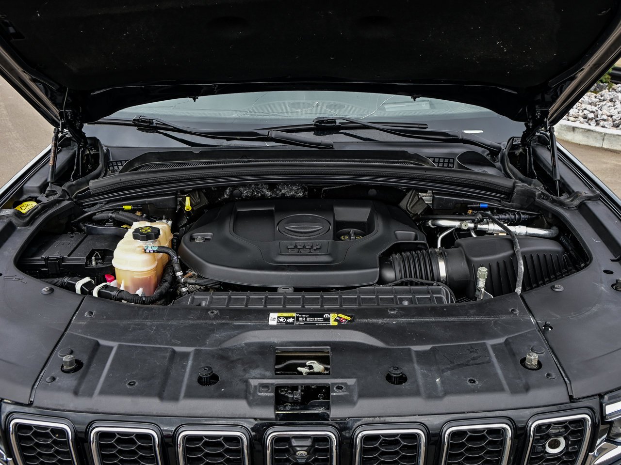 2023 Jeep Grand Cherokee Overland 4x4 Black Sherwood Park - photo #8
