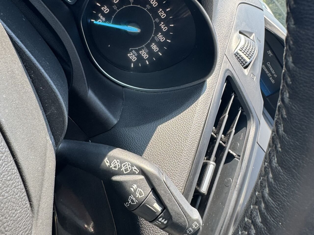 2018 Ford Escape SE AWD Grey Granby - photo #22