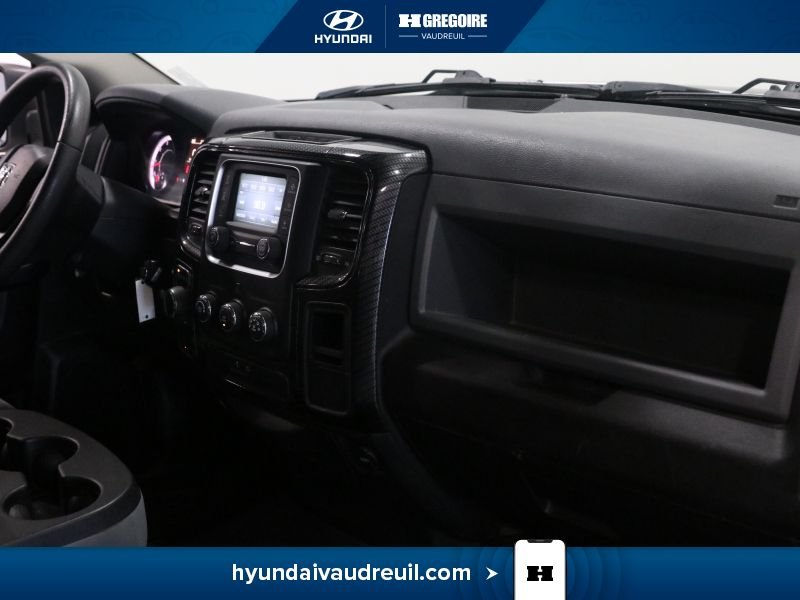 Dodge Ram YA857 | Express 4x4 Quad Cab 6'4" Box *Ltd Avail* 2018 Blanc Laval - photo #28