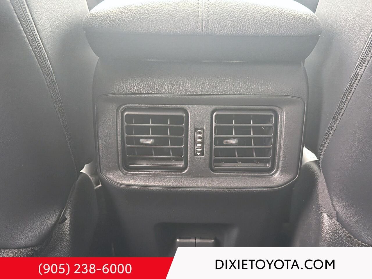 2023 Toyota RAV4 XLE PREMIUM AWD / HEATED SEATS / MOONROOF / LEATHER SURFACE / CARPLAY AND ANDROID AUTO Wind Chill Pearl Mississauga - photo #18