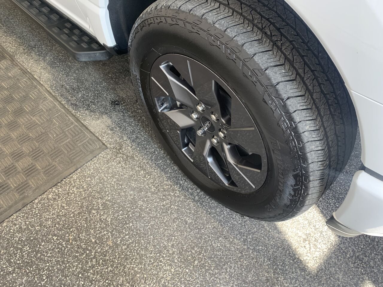 2025 Ford F-150 Lightning White Châteauguay - photo #3