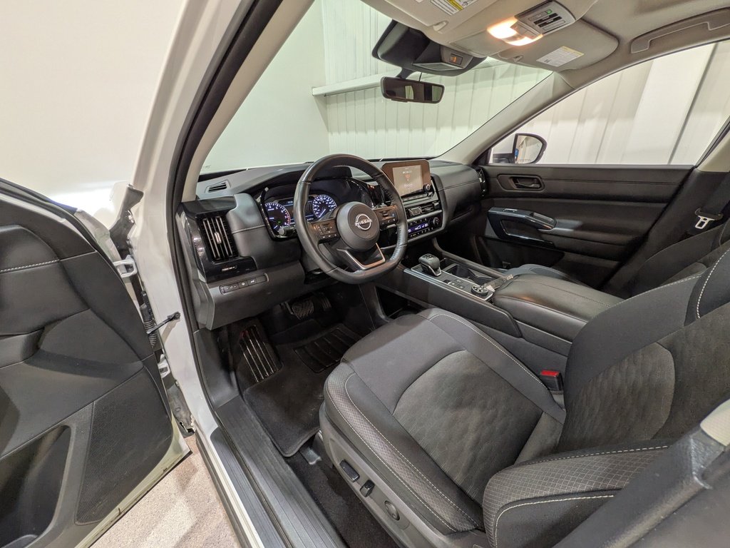 2024 Nissan Pathfinder Rock Creek 4WD White Val-David - photo #10