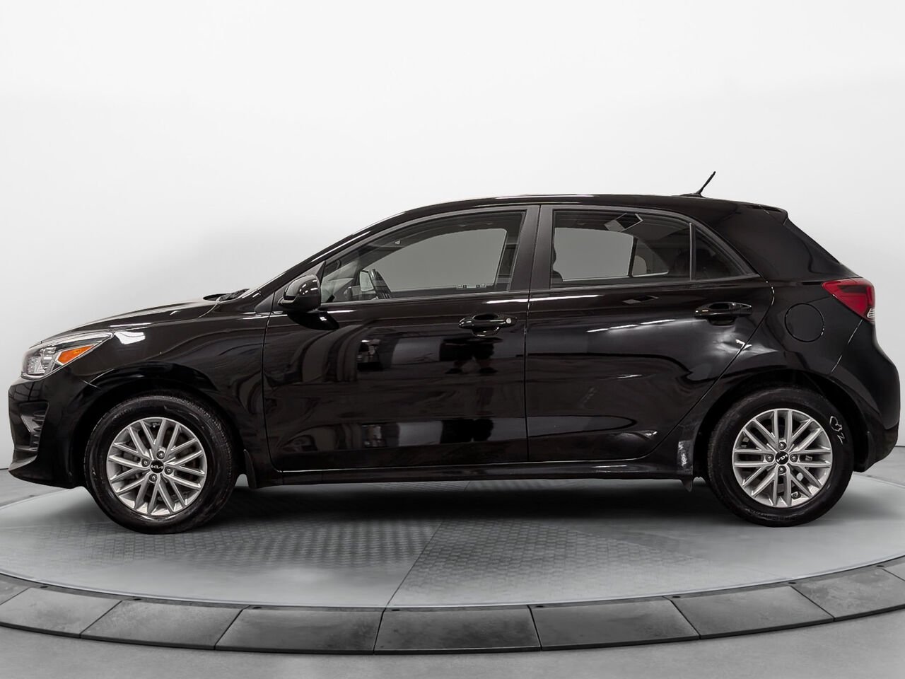 Kia RIO LX Premium Toit Ouvrant Volant et Sièges Chauffant 2023 Autre Sherbrooke - photo #1