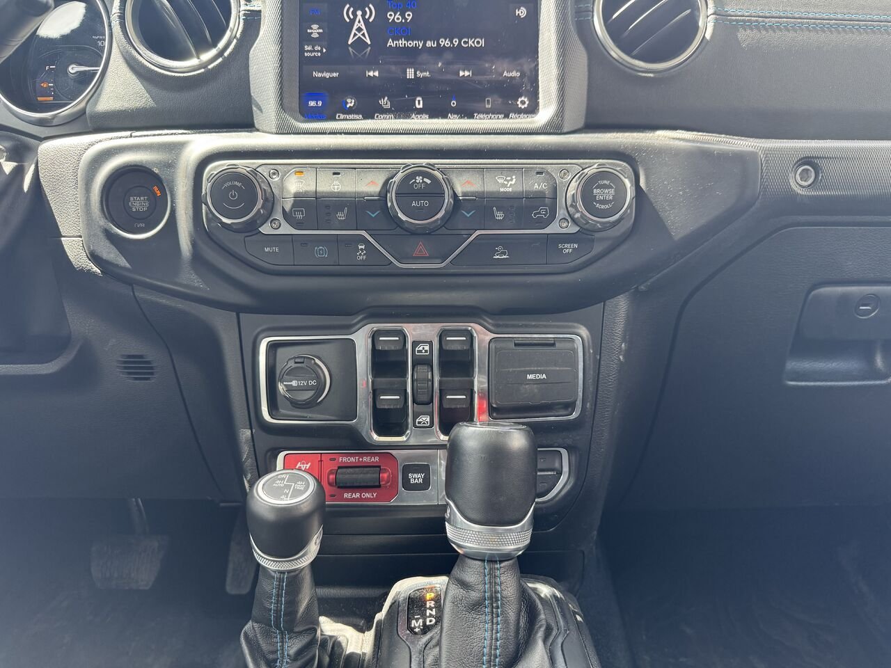2022 Jeep Wrangler 4xe RUBICON Silver Granby - photo #21