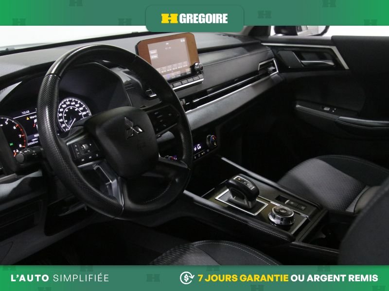 2022 Mitsubishi Outlander Blue Laval - photo #13