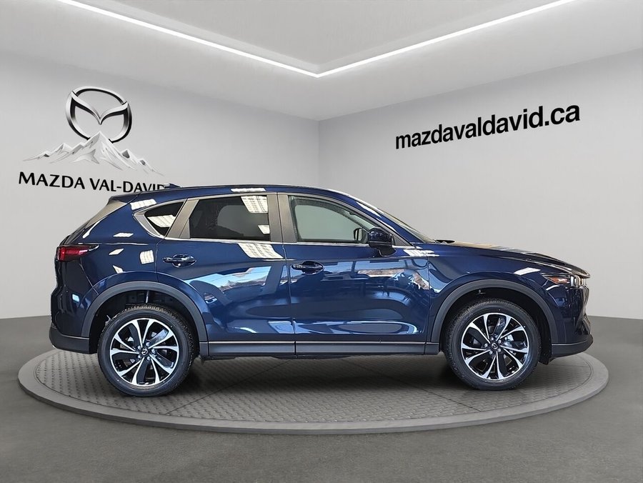 2025 Mazda CX-5 Gs, awd, Toit ouvrant, volant et rétroviseurs chauffants, hayon électrique Deep Crystal Blue Mica