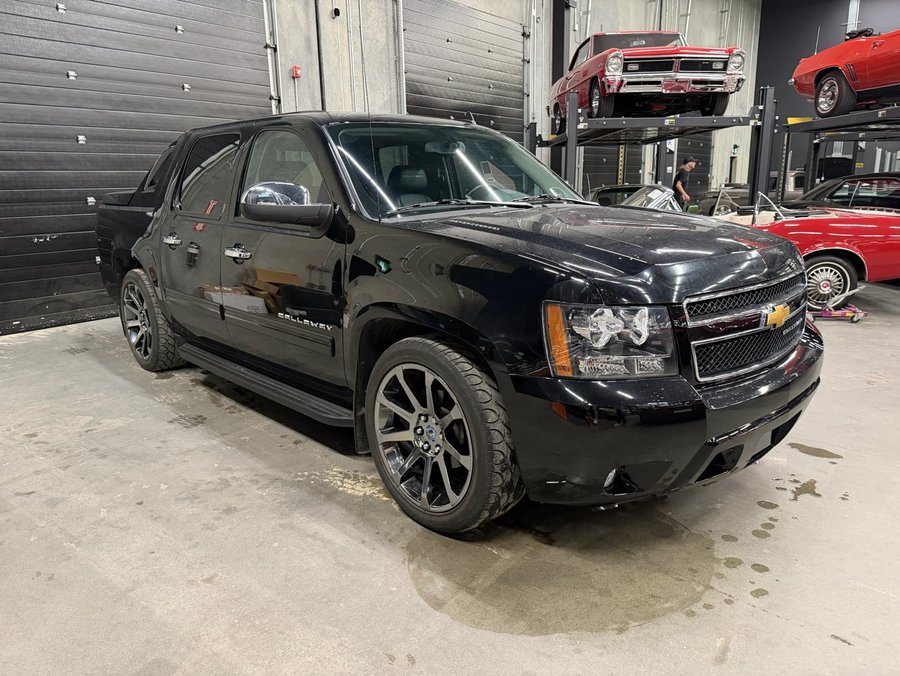 2012 Chevrolet Avalanche 2012 Black