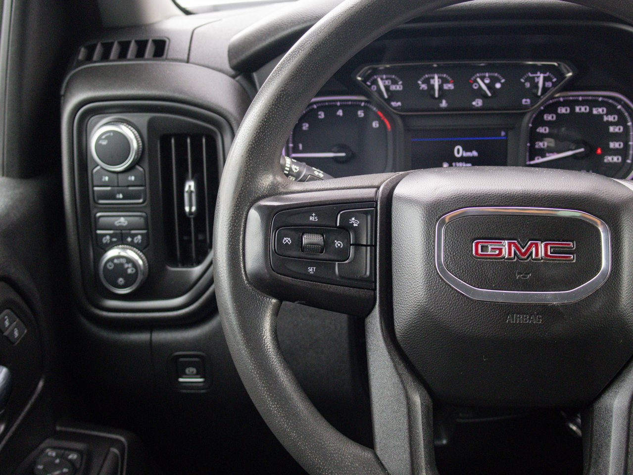 2022 GMC Sierra 2500HD 4WD Crew Cab 159 Pro White Sherwood Park - photo #21