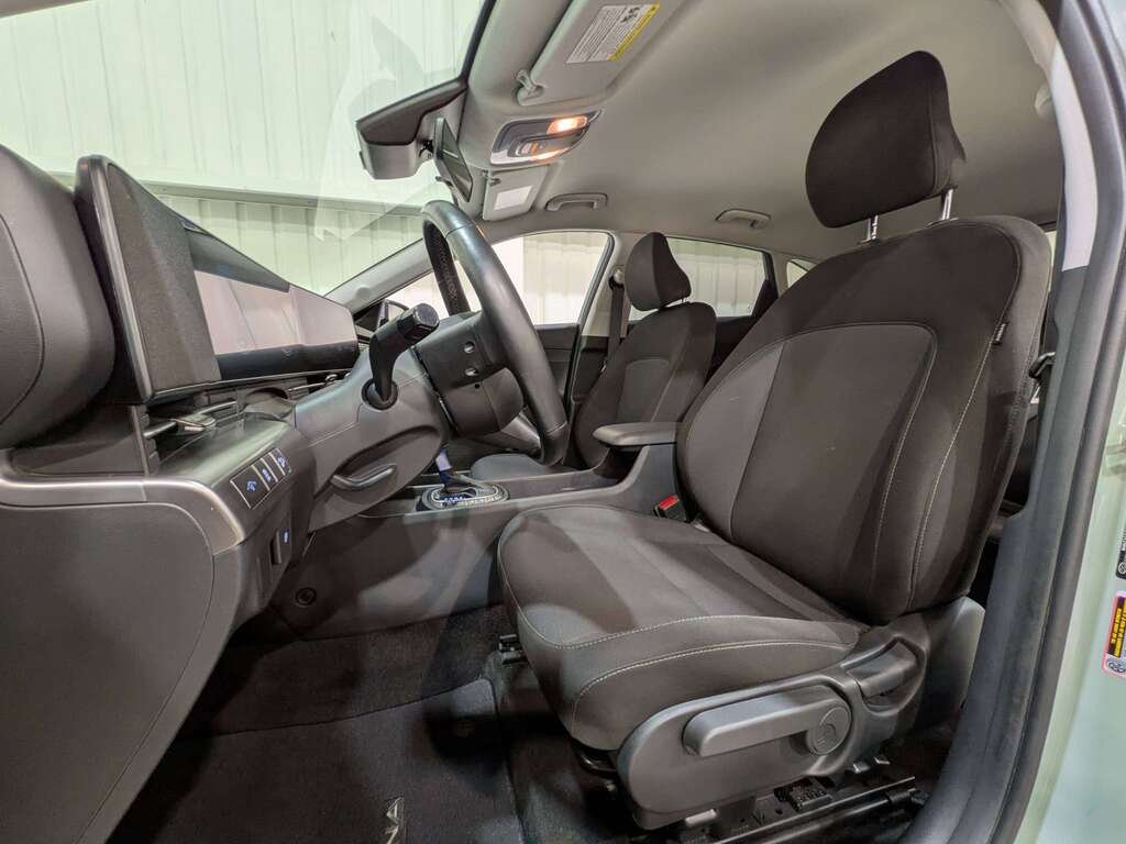 2024 Hyundai Kona 2.0L Preferred AWD Green Val-David - photo #1
