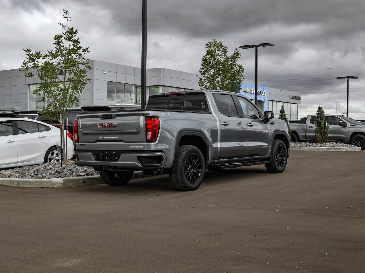 2024 GMC Sierra 1500 4WD Crew Cab 147 Elevation Grey Sherwood Park - photo #7