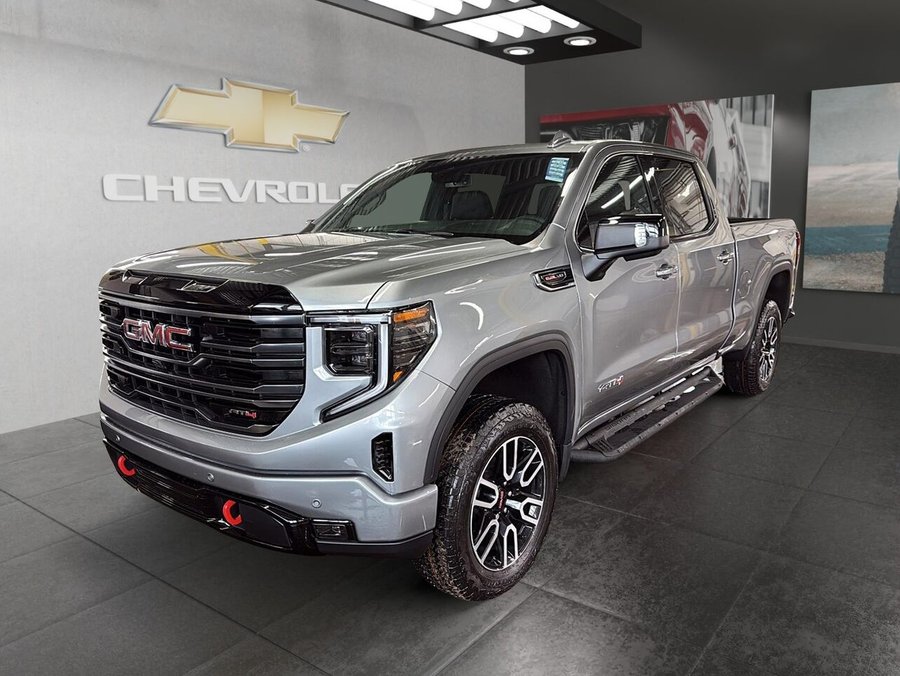 GMC Sierra 1500 AT4 cabine multiplace 4RM 157 po 2026 Argent métallisé