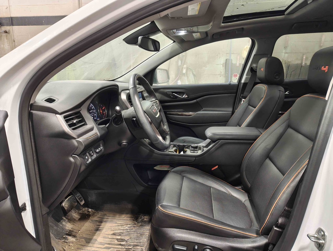 2023 GMC Acadia AWD 4dr AT4 White Sherwood Park - photo #7
