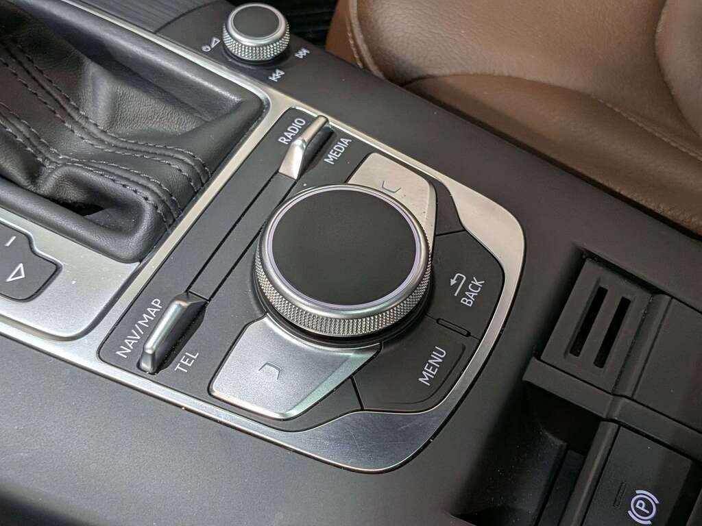 Audi A3 Sedan 2.0 TFSI quattro Komfort 2018 Blanc Val-David - photo #26