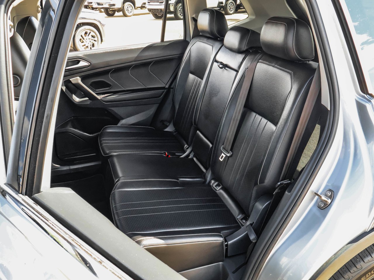 2024 Volkswagen Tiguan Comfortline 4MOTION Grey Sherwood Park - photo #15