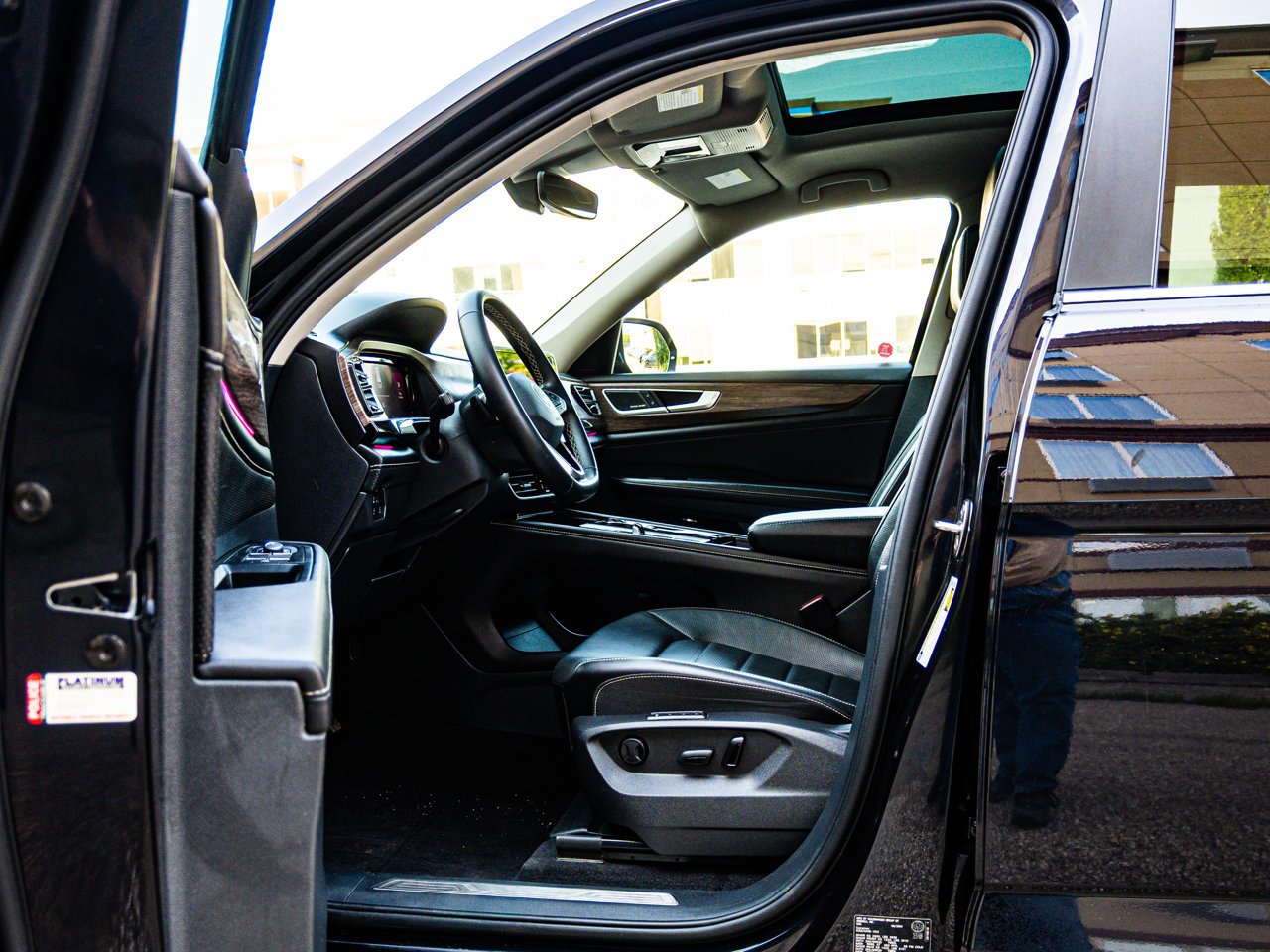 2024 Volkswagen Atlas Highline 2.0 TSI 4MOTION Black Sherwood Park - photo #16