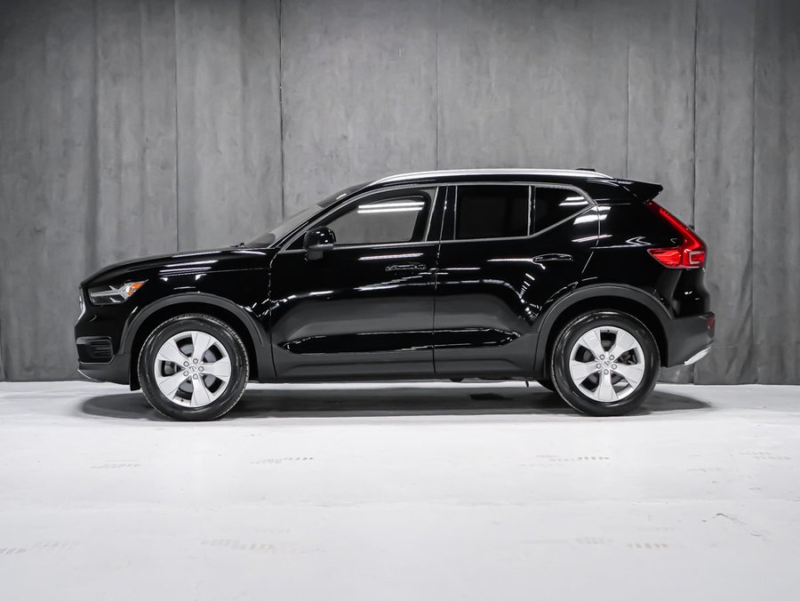 Volvo XC40 T4 MOMENTUM CLIMATE 2022 NOIR SOLID