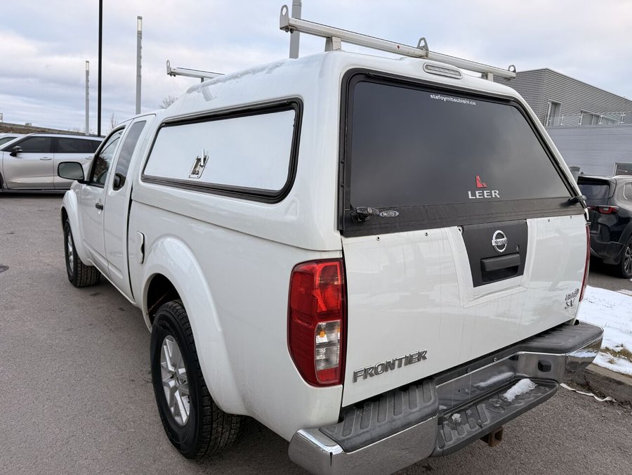 Nissan Frontier 2 roues motrices, cabine allongée, empattement court, boîte automatique SV 2017 Blanc
