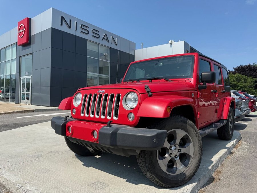 2017 Jeep Wrangler Unlimited Modèle Sahara 4 portes traction intégrale Red