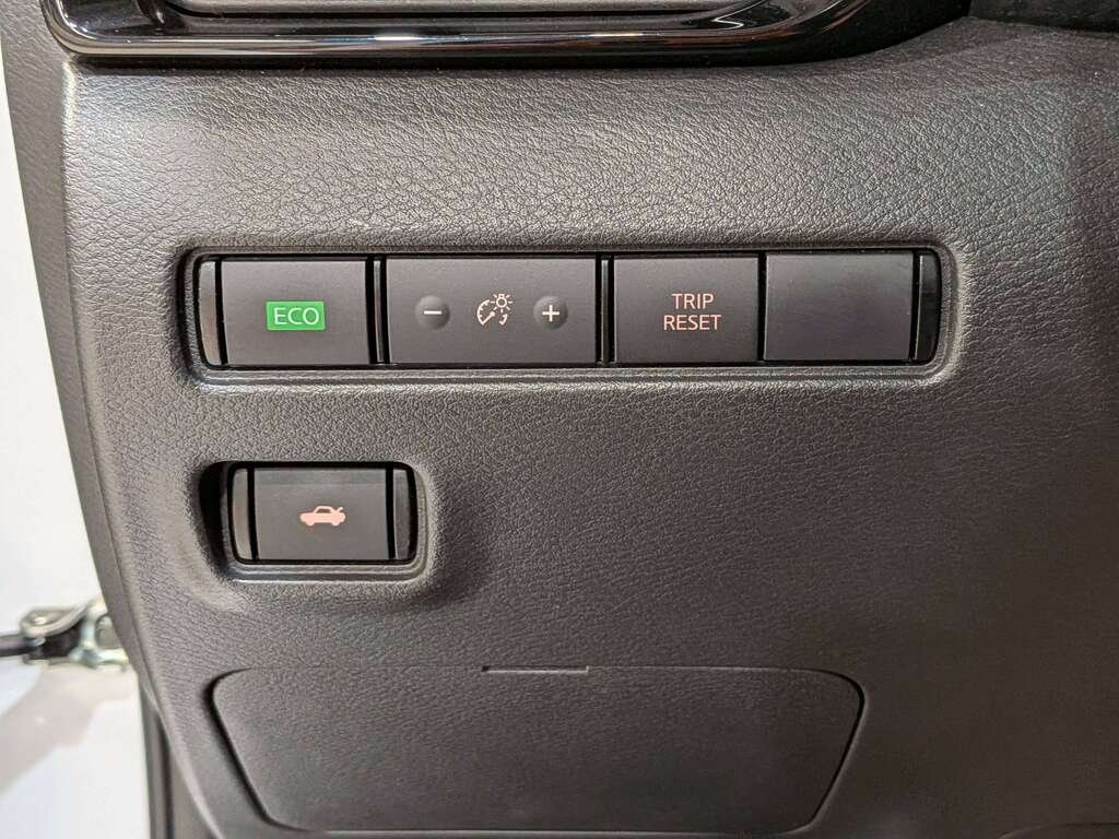 2024 Nissan Sentra SR Manual White Val-David - photo #30
