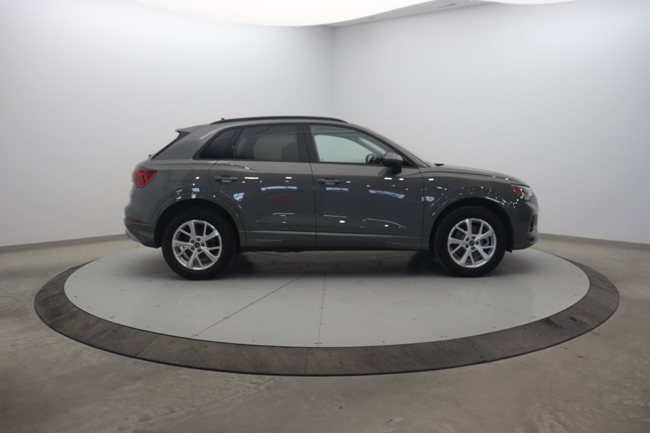 2025 Audi Q3 VIN WA1AUCF30S1072593 Silver Baie-Comeau - photo #2