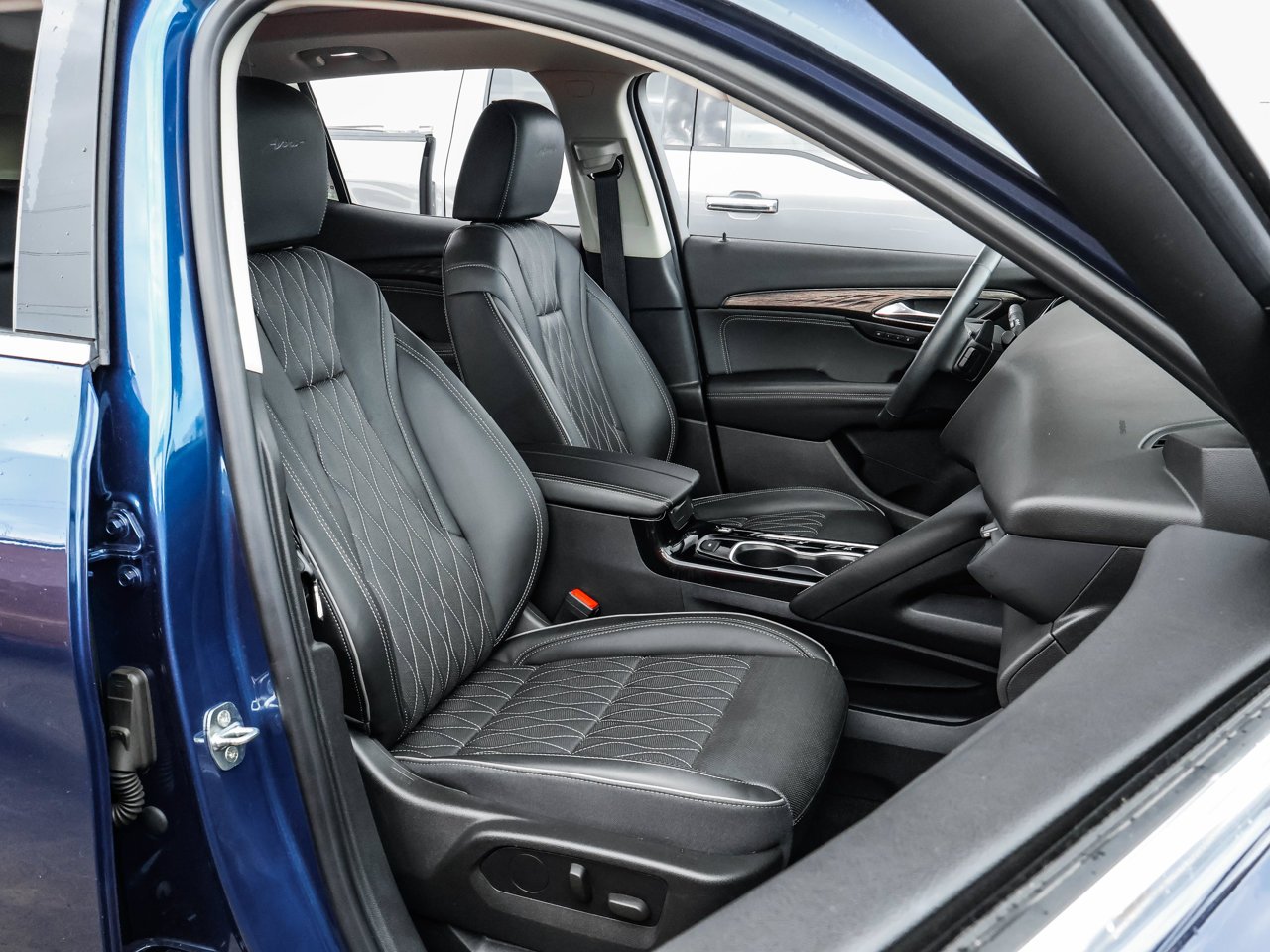 2022 Buick Envision AWD 4dr Avenir Blue Sherwood Park - photo #14