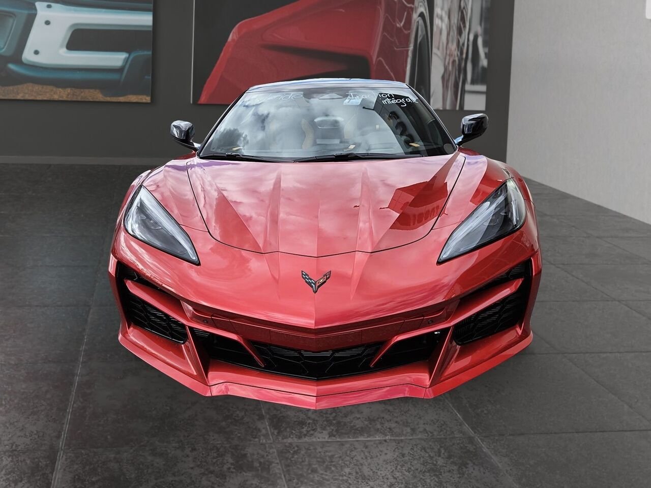 Chevrolet Corvette E-Ray cabriolet 2 portes avec 2LZ 2025 TEINTE ROUGE BRUME METALLISE Saint-Hyacinthe - photo #1