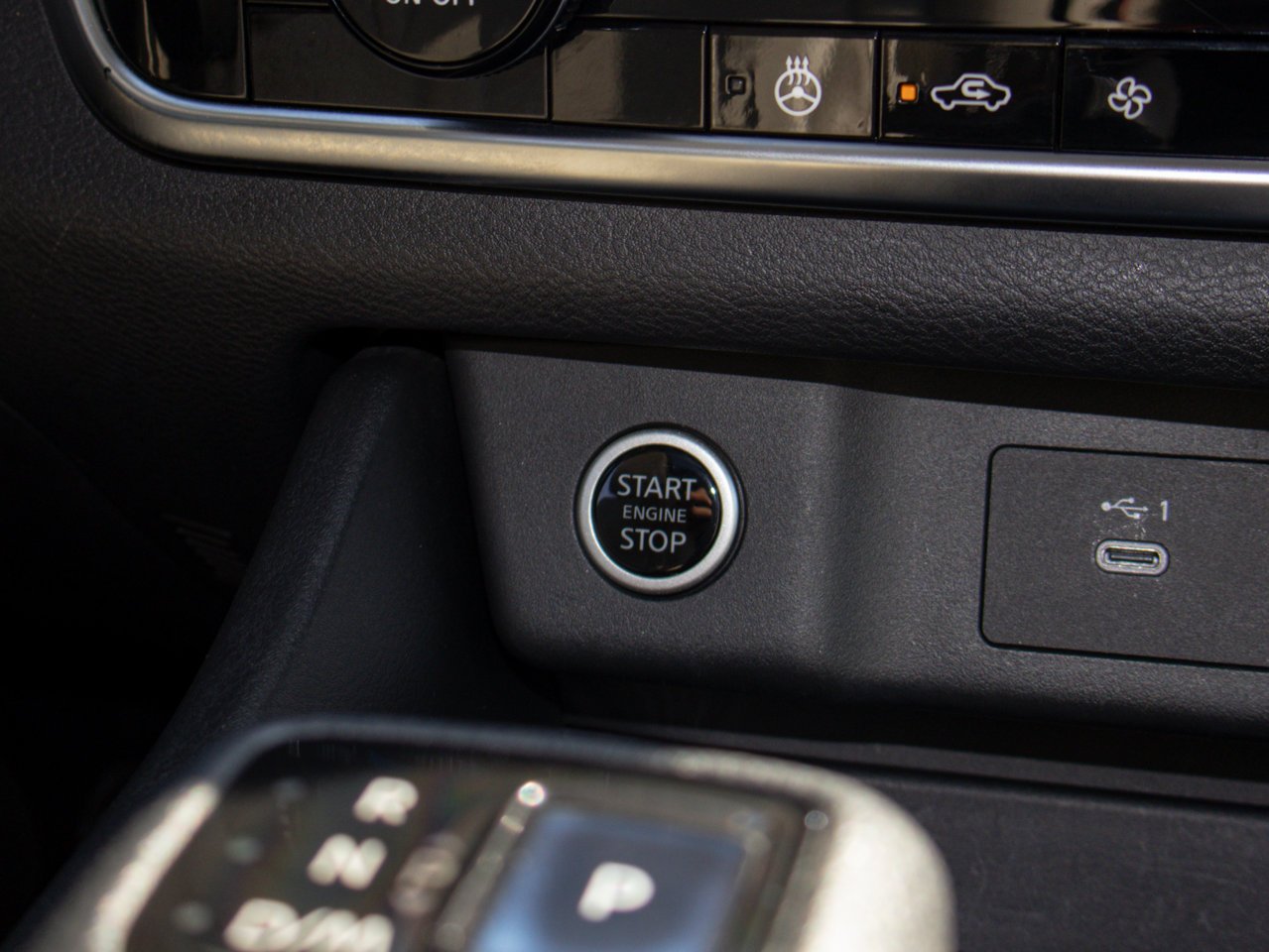 2021 Nissan Rogue AWD SV White Sherwood Park - photo #28